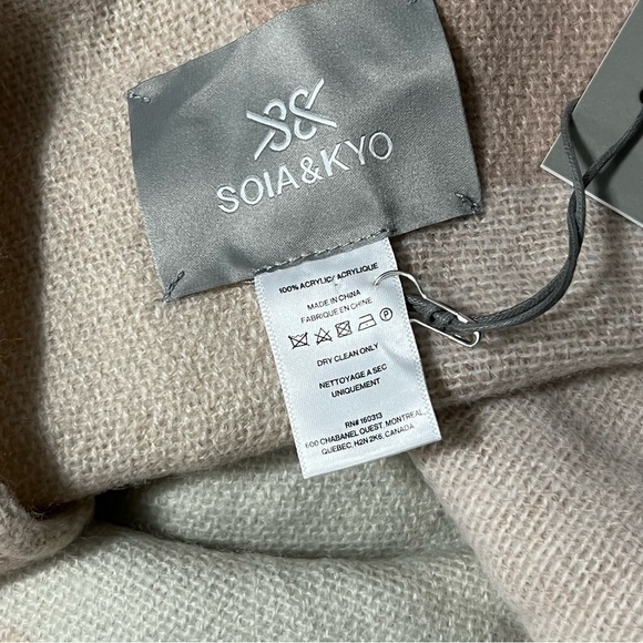 🆕 Soia & Kyo Light Pink & Cream Colorblocked Open Poncho W/ Scarf Hem OS Shawl - Picture 11 of 11